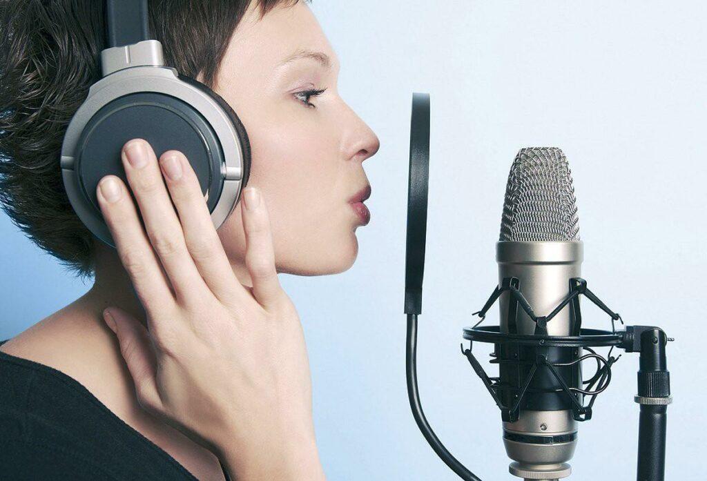 Pekerjaan, Gaji Dan Tugas Voice Over Talent - LokerPintar.id