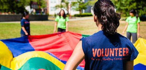 Volunteer Adalah: Arti, Manfaat, Alasan, dan Cara Menjadi
