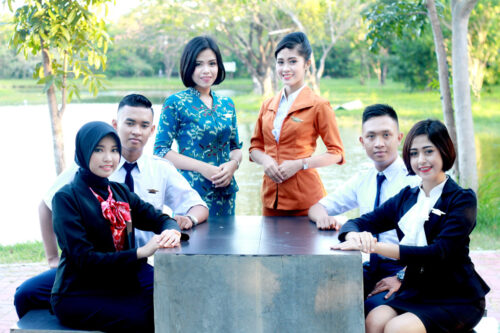 Daftar Sekolah Pramugari Terbaik di Indonesia Sekolah Airlines Crew Jogja Flight Surabaya