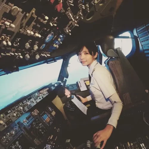 Profil Pilot Perempuan Indonesia Inggit Nariswari