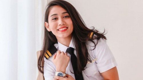 Profil Pilot Perempuan Indonesia Athira Farina Putri