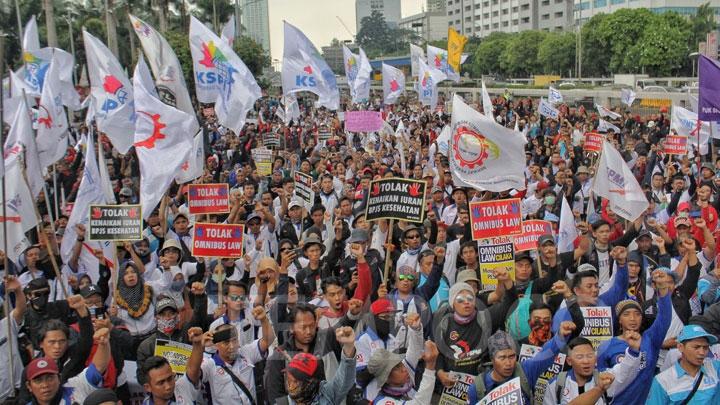 Kerugian Dan Keuntungan Menjadi Anggota Serikat Pekerja - LokerPintar.id