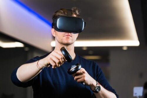 Contoh Virtual Reality dalam Bidang Pariwisata dan Hiburan