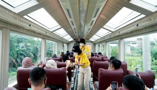 Apa itu Daily Worker Train Attendant Kereta Panoramic & Priority?