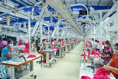 Proses Produksi di Pabrik Garmen